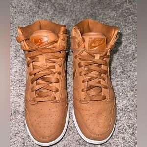 Brown Nike Dunks